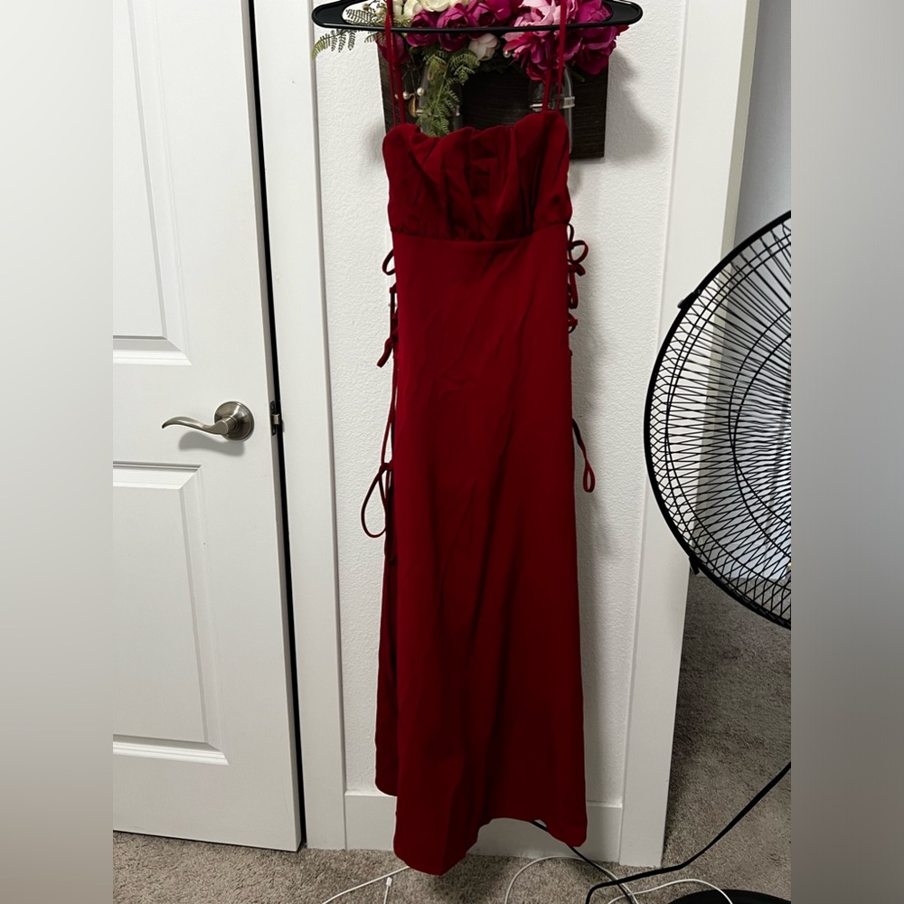 Red dress - Picture 10 of 10